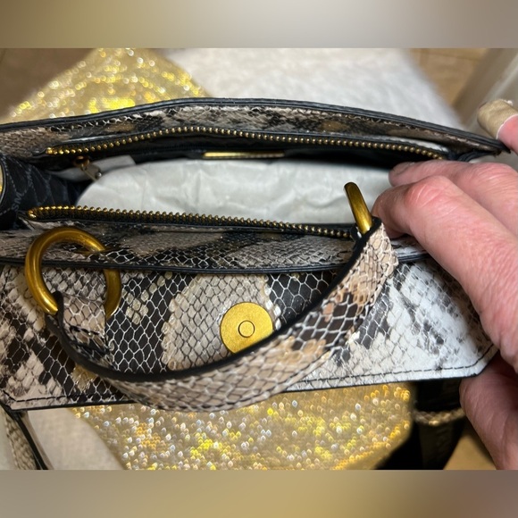🖤🖤NWT-STEVE MADDEN STUNNING METALLIC BEVELYN SNAKE SATCHEL🖤🖤 - Picture 13 of 14
